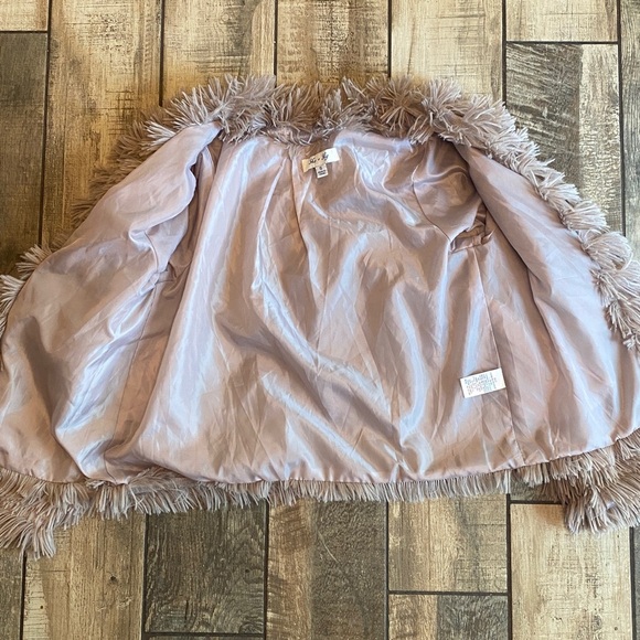 She & Sky Shaggy Tan Faux Fur Jacket/Shrug - Picture 15 of 16